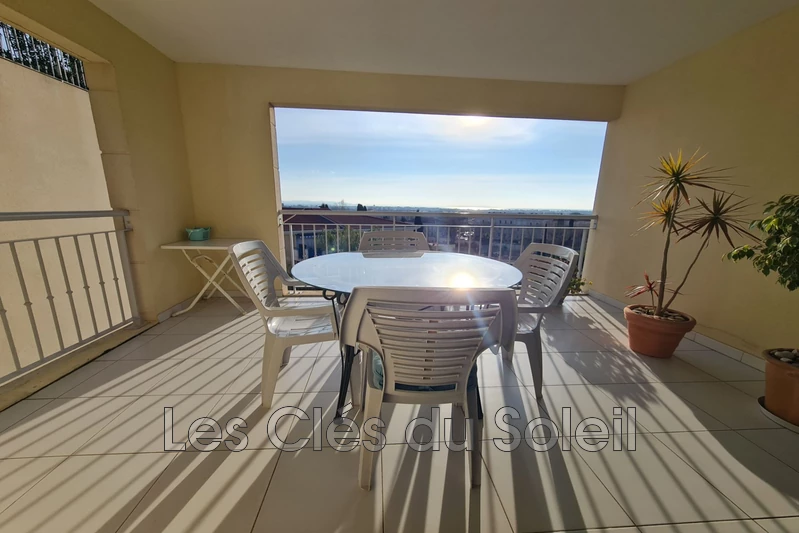 appartement  3 pièces  Hyères Proche centre ville  58 m² -   