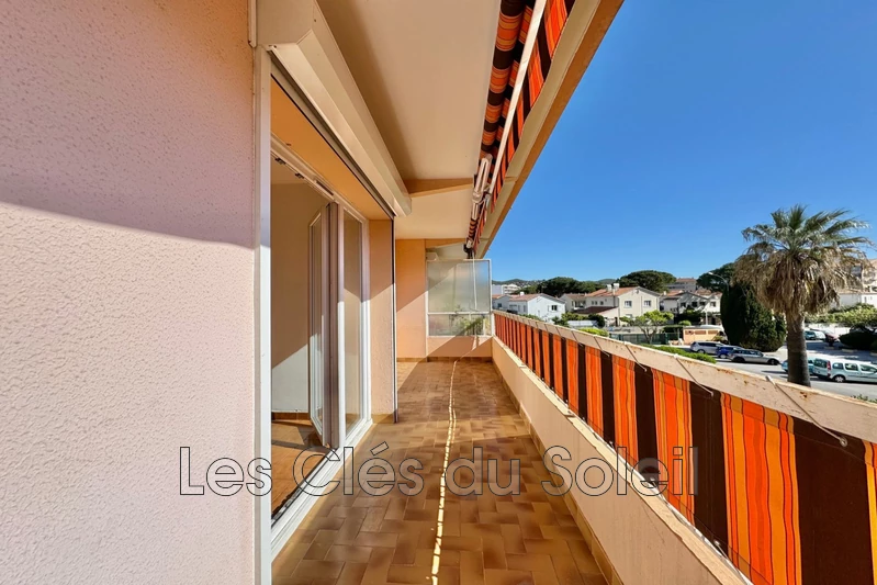 appartement  3 pièces  Hyères Gare  71 m² -   