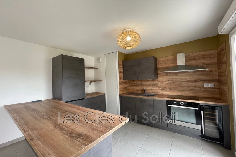 appartement  3 pièces  Cuers   58 m² -   