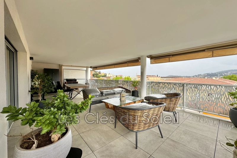 appartement  4 pièces  Hyères Proche centre ville  83 m² -   