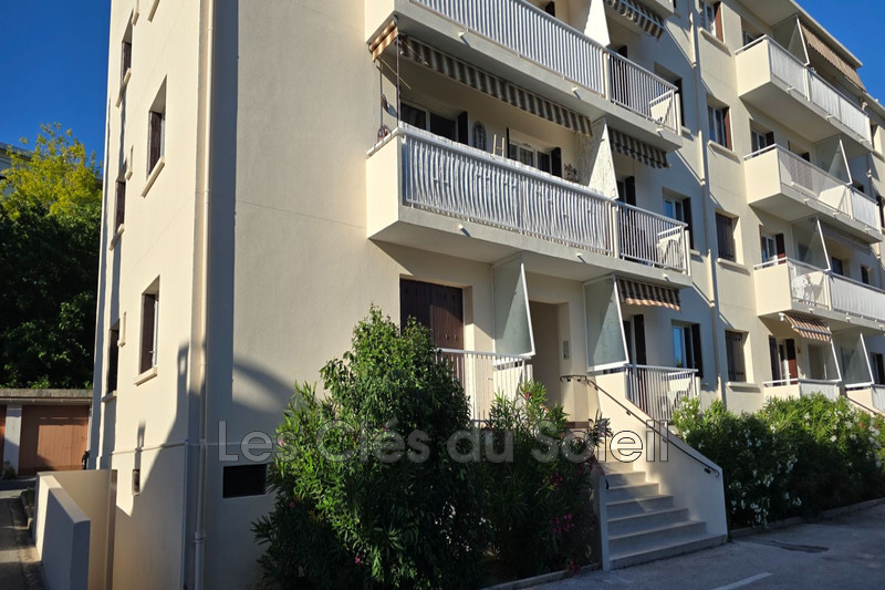 appartement  3 pièces  Toulon Les routes  54 m² -   