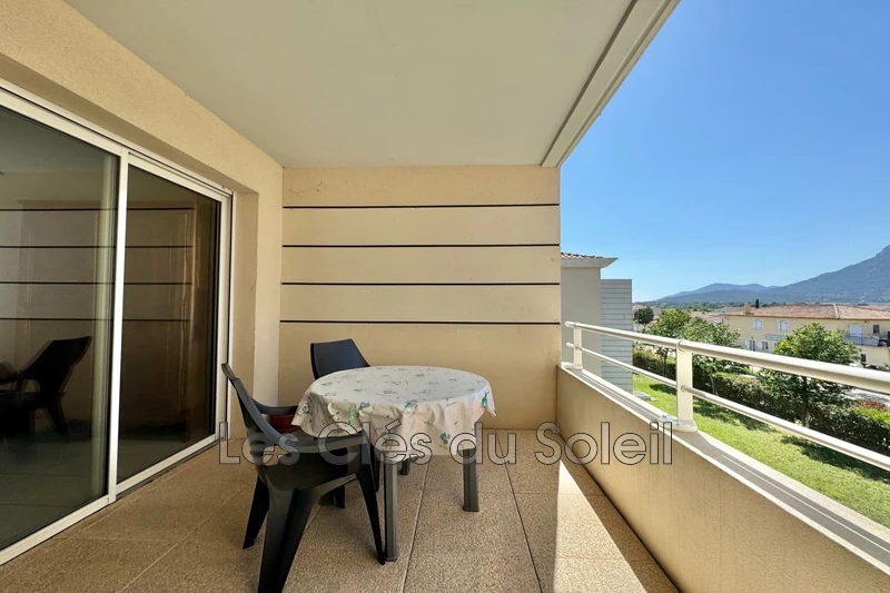 appartement  3 pièces  La Crau   63 m² -   