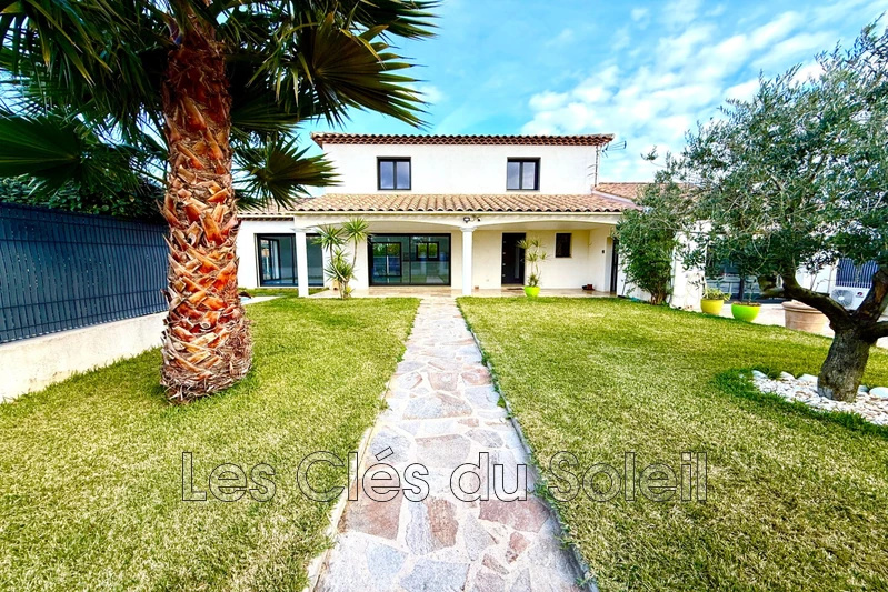 maison  6 pièces  La Crau   142&nbsp;m&sup2; -   