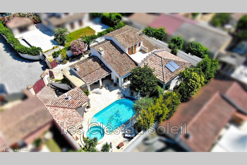 maison  8 pièces  Sanary-sur-Mer Beaucours   226&nbsp;m&sup2; -   