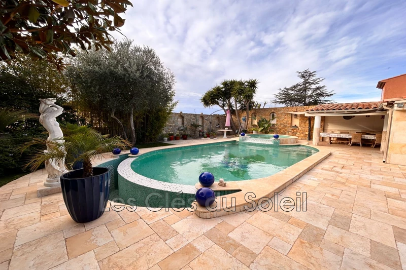 maison  8 pièces  Sanary-sur-Mer Beaucours   226&nbsp;m&sup2; -   