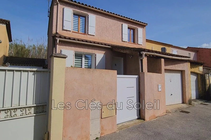 maison  4 pièces  La Crau   95&nbsp;m&sup2; -   