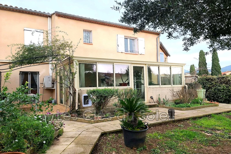 maison  5 pièces  Cuers   120&nbsp;m&sup2; -   