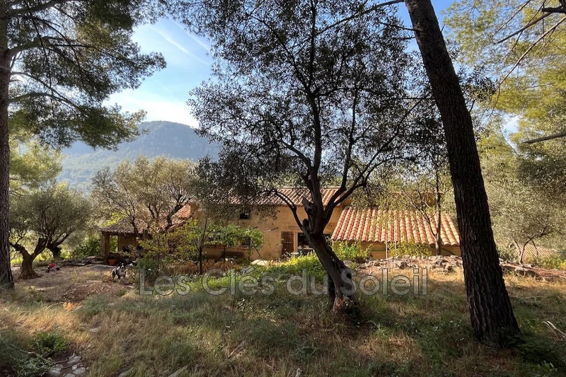 maison  6 pièces  Le Revest-les-Eaux La salvatte  180&nbsp;m&sup2; -   