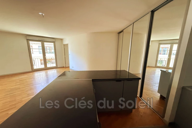 Photo n°3 - Vente appartement Hyères 83400 - 180 200 €