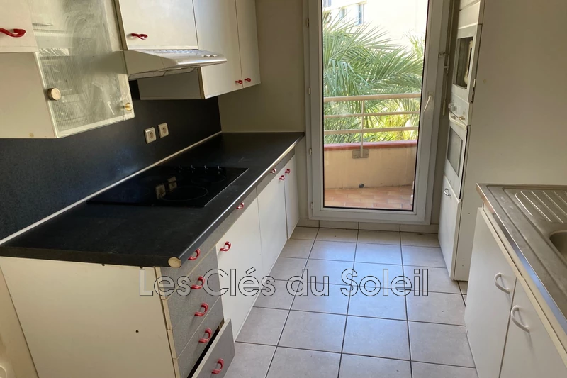 appartement  3 pièces  Hyères Centre ville  60 m² -   