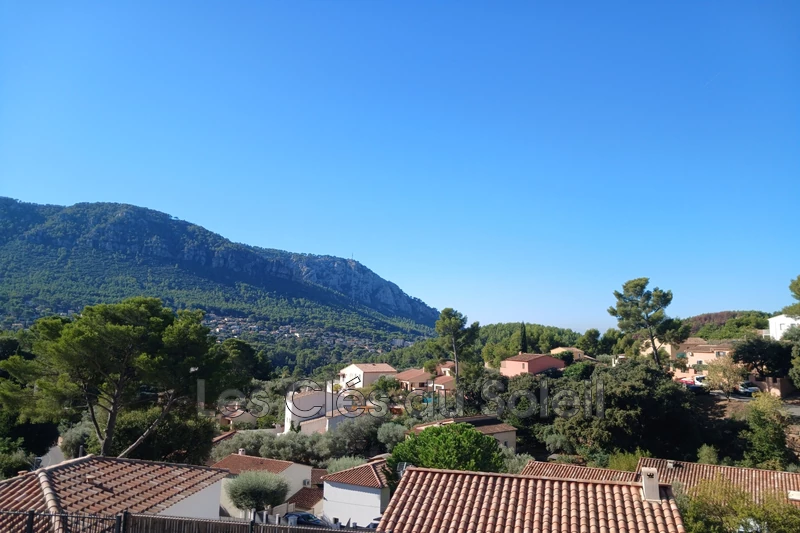 maison  4 pièces  Le Revest-les-Eaux   90&nbsp;m&sup2; -   