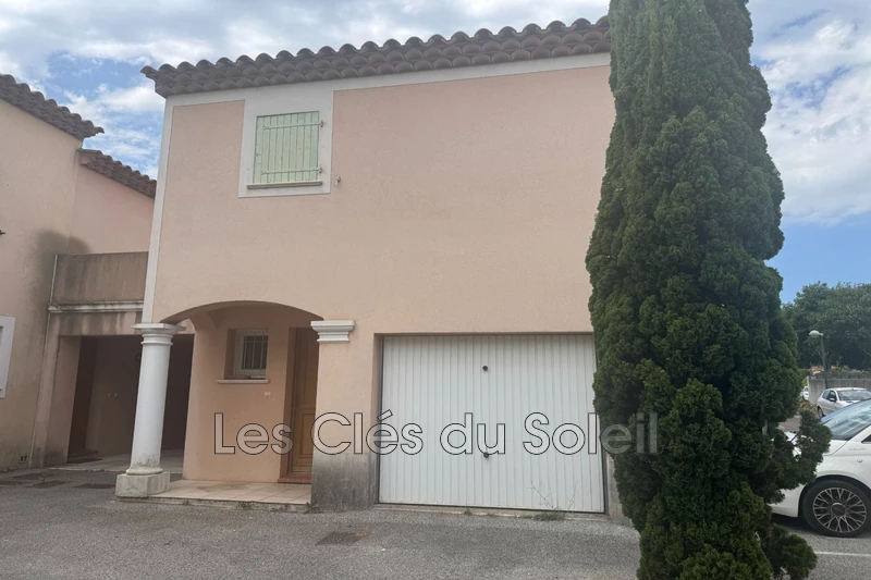 maison  4 pièces  Cuers   77&nbsp;m&sup2; -   