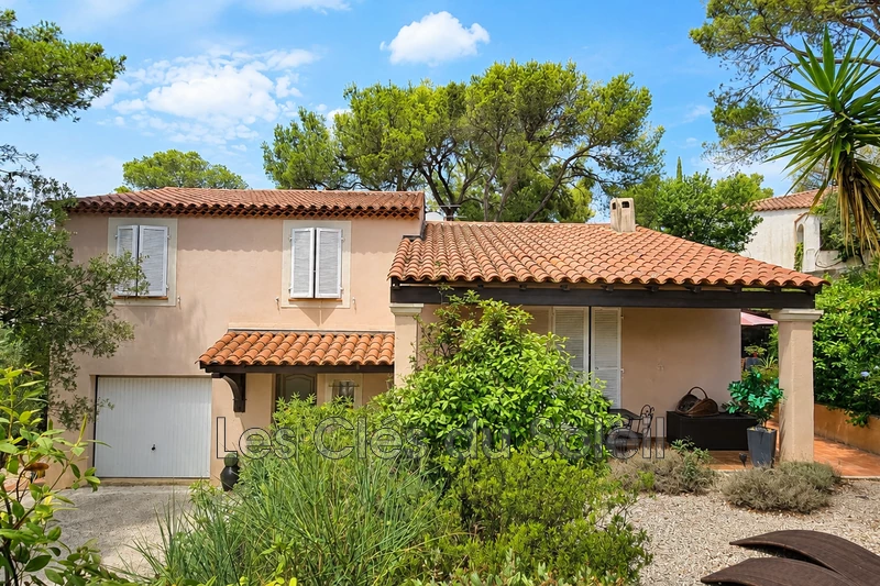 maison  6 pièces  Hyères Costebelle  132&nbsp;m&sup2; -   