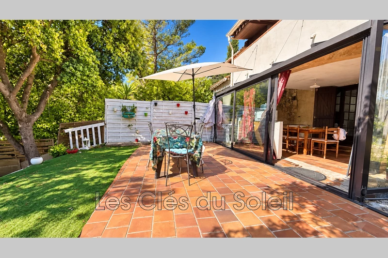 maison  5 pièces  Le Val   95&nbsp;m&sup2; -   