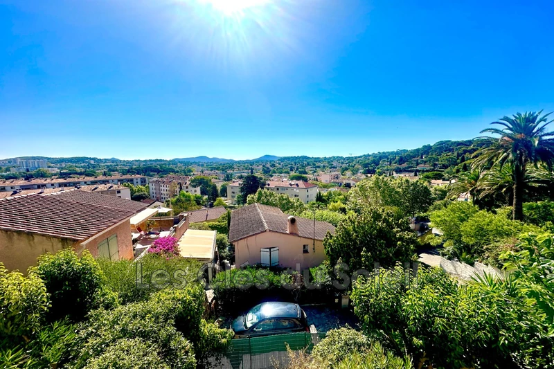 maison  4 pièces  Toulon La serinette  93&nbsp;m&sup2; -   