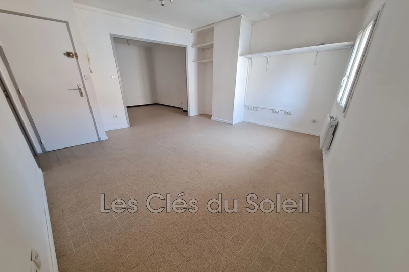 Photo n°2 - Vente appartement Cuers 83390 - 85 000 €