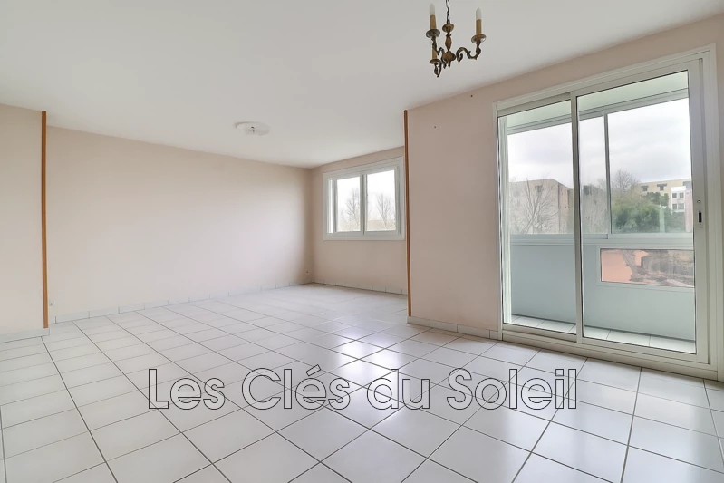 appartement  3 pièces  Brignoles   65 m² -   