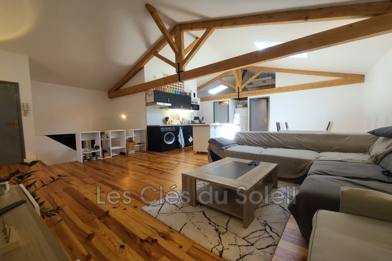 appartement  Cuers Centre-ville  84&nbsp;m&sup2; -   