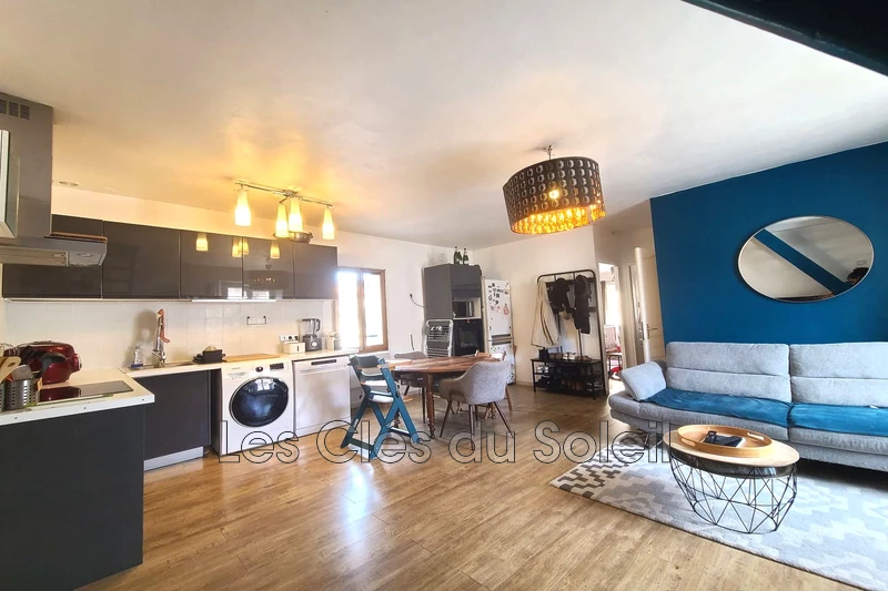 appartement  4 pièces  Cuers   60&nbsp;m&sup2; -   