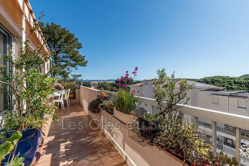 appartement  3 pièces  Hyères Port  59&nbsp;m&sup2; -   