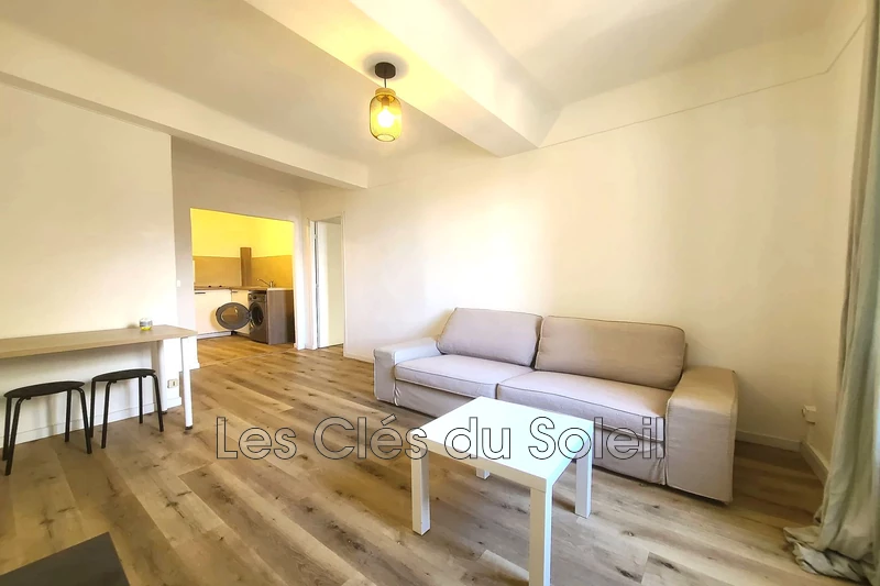 appartement  2 pièces  Cuers   39&nbsp;m&sup2; -   