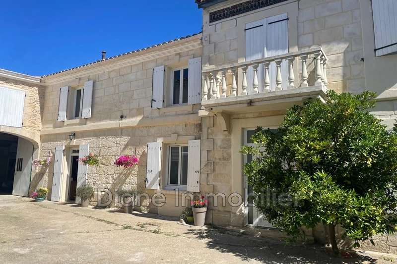 Photo Maison Redessan   achat maison  4 chambres   192&nbsp;m&sup2;