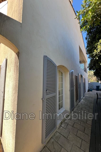 Photo Villa Nîmes   achat villa  5 chambres   152&nbsp;m&sup2;