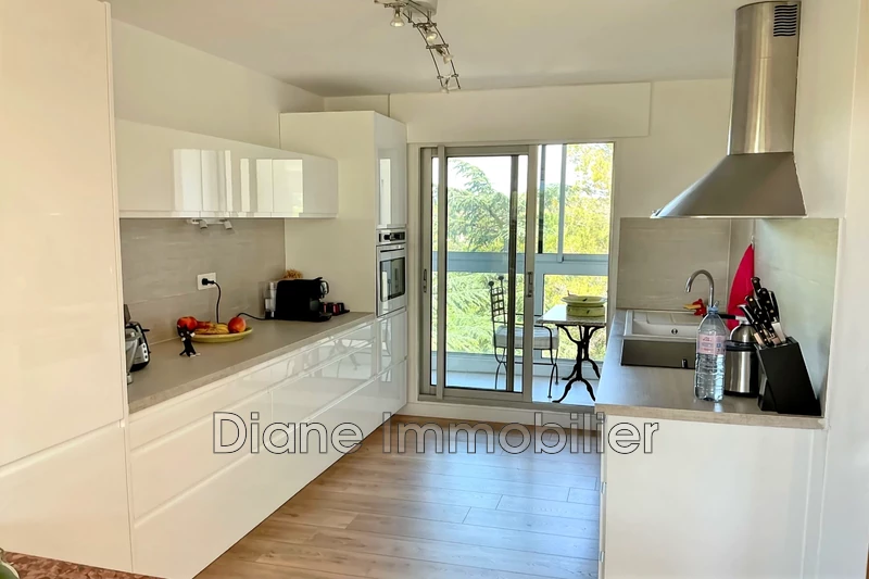 Photo Appartement de prestige Nîmes Colline montaury,   achat appartement de prestige  4 pièces   111&nbsp;m&sup2;