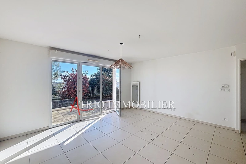 Location appartement non meublé Saint-Laurent-du-Var  