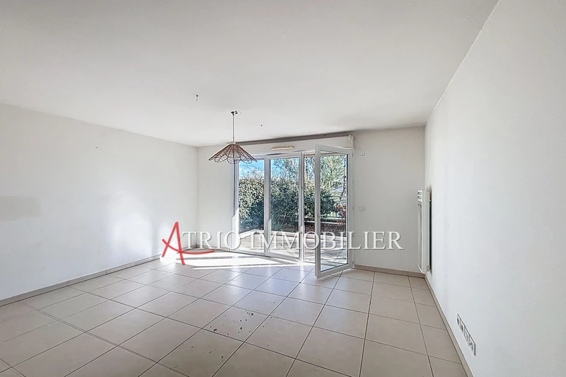 Location appartement non meublé Saint-Laurent-du-Var  