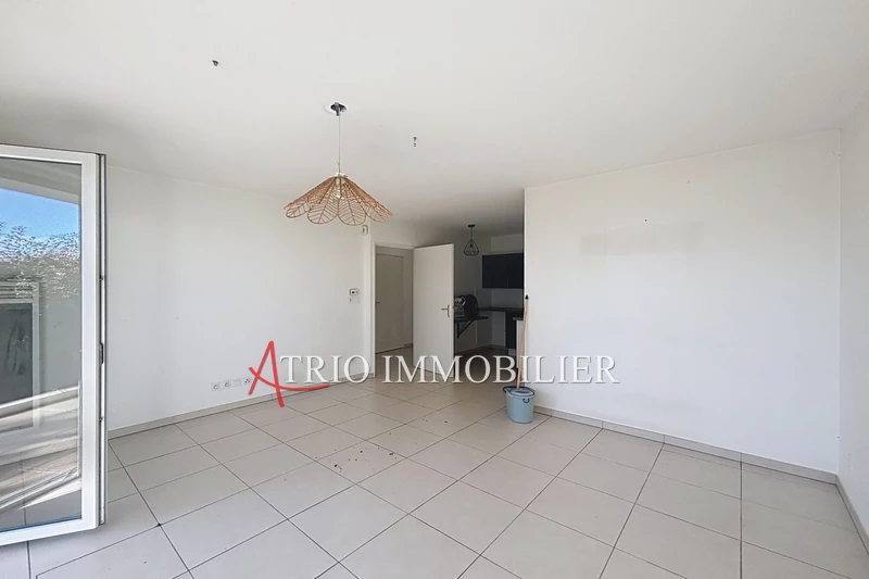 Location appartement non meublé Saint-Laurent-du-Var  