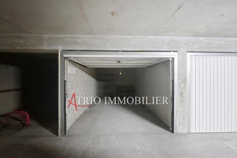 Location parking Antibes  