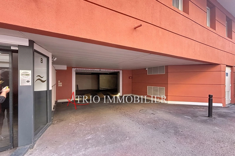 Location parking Antibes  