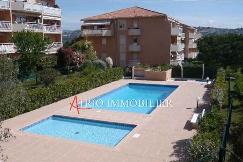 Photo Appartement Saint-Laurent-du-Var Location appartement 2 pièces 51 m²