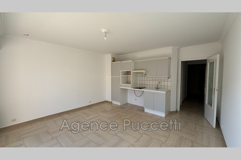 Photo Appartement Vence Centre-ville, Location appartement 1 pièce 26 m²