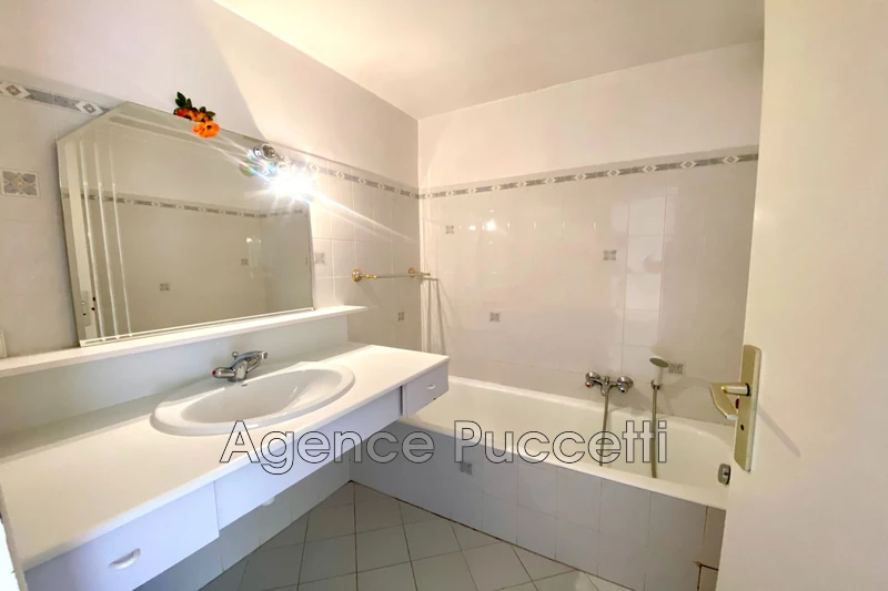 Location appartement Vence  
