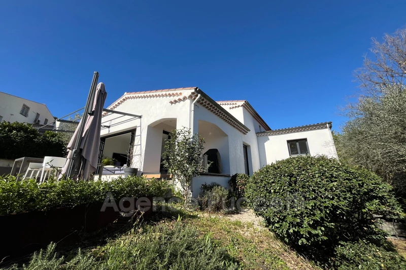 Photo Maison Vence Sud,   achat maison  3 chambres   165&nbsp;m&sup2;