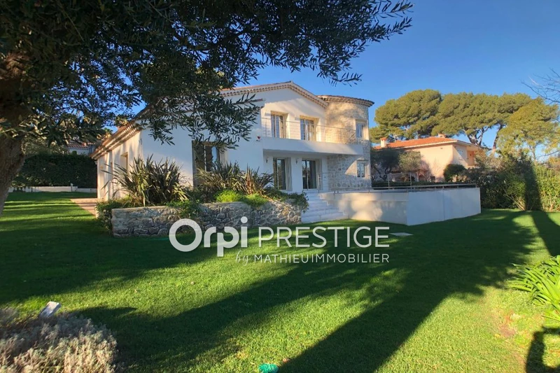 maison  6 pièces  Antibes Cap d'antibes  230 m² -   