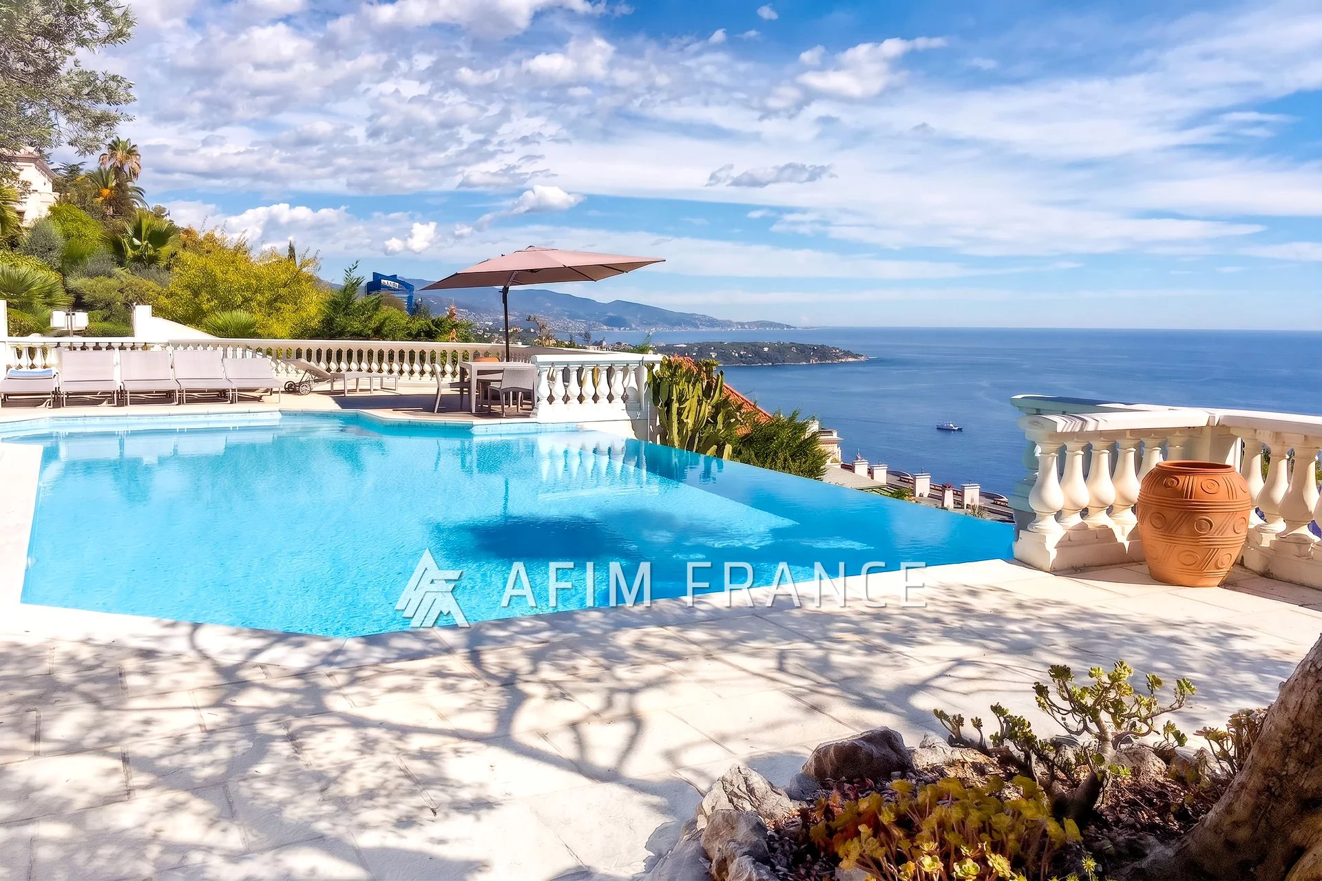 Appartement 3 pièces 97 m² · à Beausoleil · 96,6 m² · 1 499 000 €