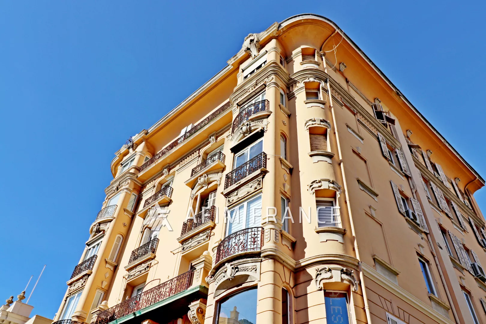 Appartement 4 pièces 175 m² · à Beausoleil · 174,7 m² · 650 000 €