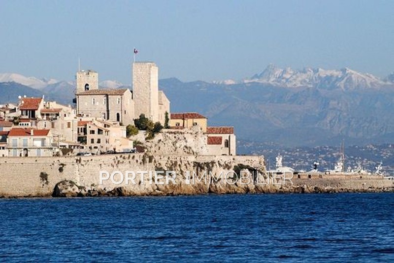 Photo Box fermé Antibes Bréguières, Location box fermé