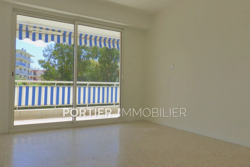 Location appartement Antibes  