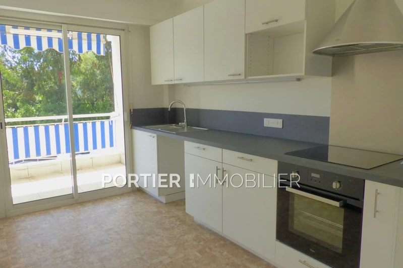 Location appartement Antibes  