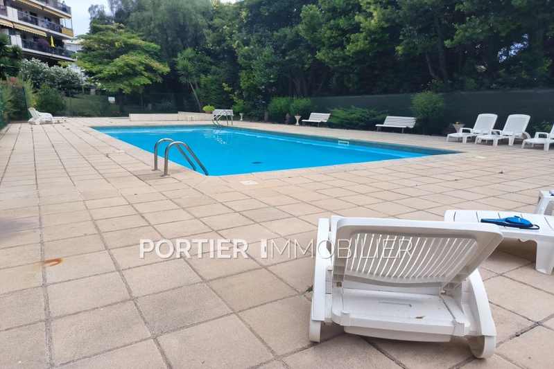 Location appartement Antibes  