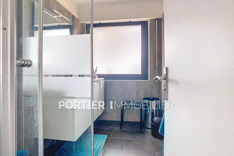 Location appartement Antibes  