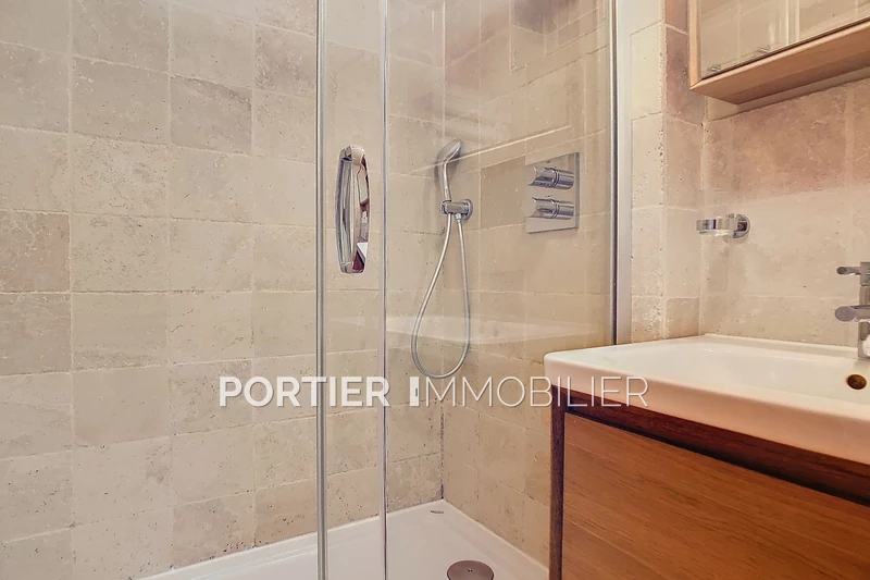 Location appartement Antibes  