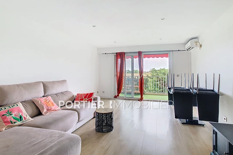 Location appartement Antibes  