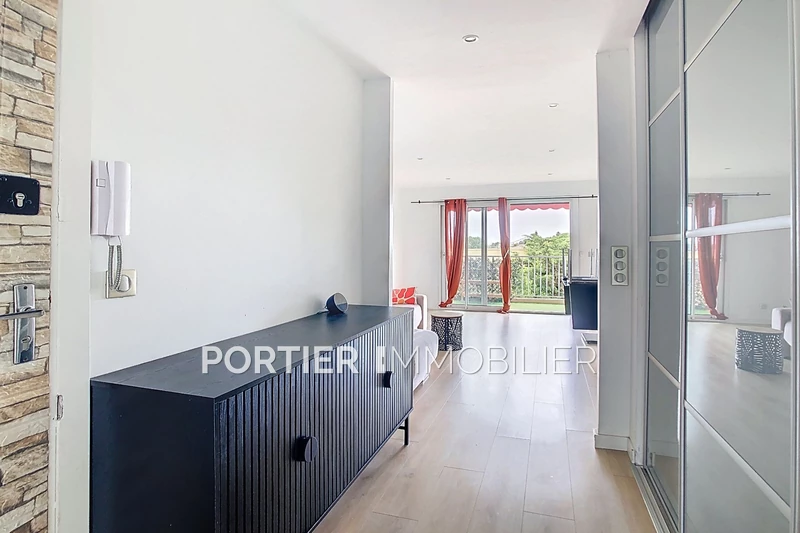 Location appartement Antibes  