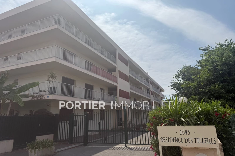 Location appartement Antibes  
