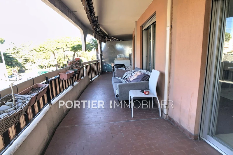 Location appartement Antibes  